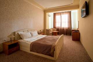 Отель Zornica Hotel Казанлык Двухместный номер с 1 кроватью или 2 отдельными кроватями-2